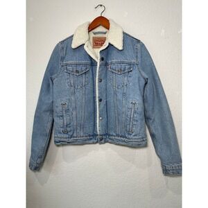 Levis Ex-Boyfriend Sherpa Trucker Jacket Light Wash Denim Faux Fur Lining Medium